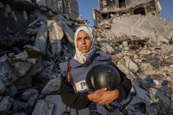 Die freie Journalistin Mariam Dagga wurde im Gazastreifen bei einem israelischen Angriff getötet. - © Jehad Alshrafi/AP/dpa