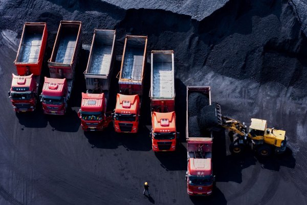 China sieht Kohle als Rückhalt bei Stromengpässen aus erneuerbaren Energien. (Symbolbild) - © Uncredited/CHINATOPIX/AP/dpa