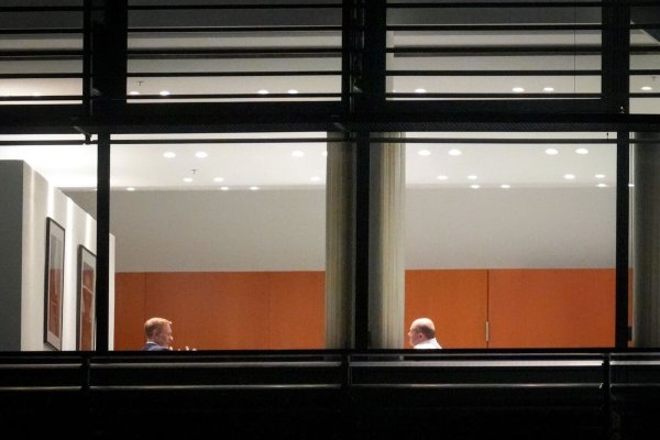 Vor den Krisengipfeln der Ampel zu dritt, sprechen Scholz und Lindner zunächst einmal alleine miteinander. - © Kay Nietfeld/dpa