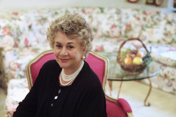 Machte spät in Hollywood Karriere: Joan Plowright - © Suzanne Plunkett/AP/dpa