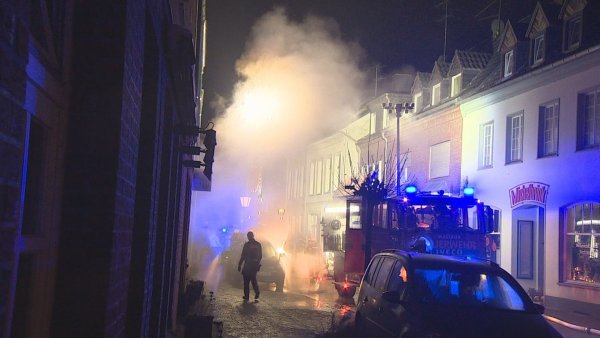 Die Brandursache des Wohnungsbrandes in Kalkar ist mittlerweile geklärt. - © Guido Schulmann/tv-niederrhein/dpa