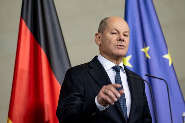 Scholz bleibt bei der Ukraine-Hilfe hart. Er hat nun Union, FDP und Grüne gegen sich. - © Fabian Sommer/dpa