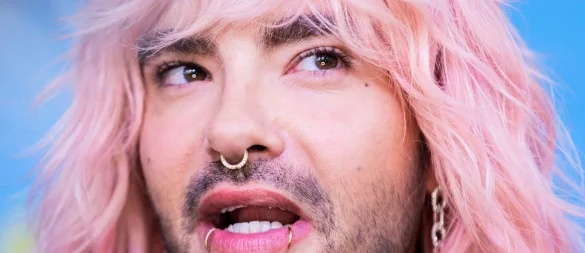 Bill Kaulitz tritt diesen Monat im Radiosender 1Live auf (Archivbild). - © Christoph Soeder/dpa