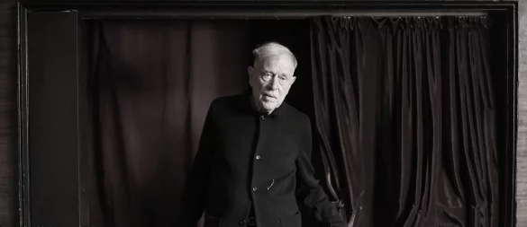 Der im Juli gestorbene Theaterregisseur Claus Peymann wird am Freitag beigesetzt. (Archivbild) - © Jens Kalaene/dpa