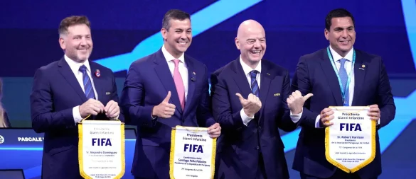 Südamerikas Spitzenfunktionäre werben bei FIFA-Boss Infantino um eine WM-Aufstockung. (Archivbild) - © Fernando Calistro/AP/dpa