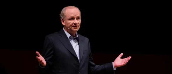 Zu seinen wiederkehrenden literarischen Themen zählen Verbrechen und Schuld: Ferdinand von Schirach. (Archivbild) - © Rolf Vennenbernd/dpa