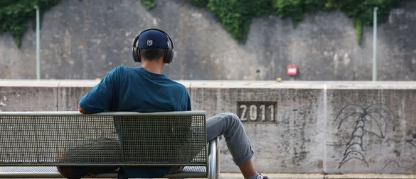 Laut einer Umfrage im Auftrag des Digitalverbands Bitkom hören etwa die Hälfte (49 Prozent) aller Befragten gelegentlich Podcasts. - © Karl-Josef Hildenbrand/dpa/dpa-tmn