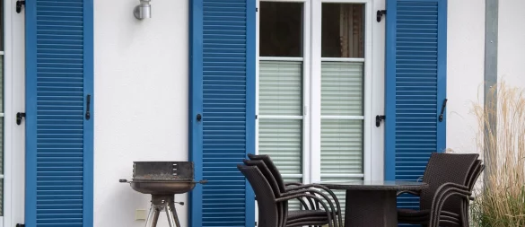 Können Möbel oder der Grill ohne größere Hindernisse von einer frei zugänglichen Terrasse entwendet werden, stufen Versicherer das im Schadenfall oft als einfachen Diebstahl ein. - © Stefan Sauer/dpa/dpa-tmn
