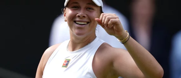 Amanda Anisimova feiert ihren Finaleinzug in Wimbledon - © Jordan Pettitt/PA Wire/dpa