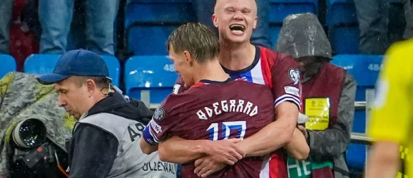 Erling Haaland und Norwegen düpierten die italienische Nationalmannschaft. - © Lise Åserud/NTB/dpa