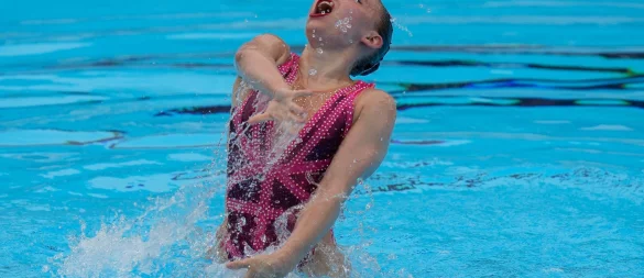 Klara Bleyer durfte sich in Funchal bereits über ihre zweite Medaille freuen. - © Darko Bandic/AP/dpa
