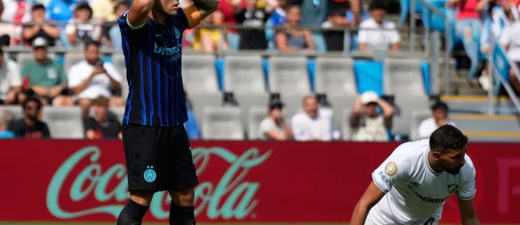 Inter-Kapitän Lautaro Martinez (links) verzweifelt im Achtelfinale gegen Fluminense. - © Chris Carlson/AP/dpa