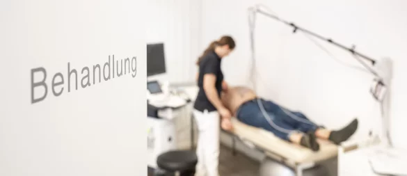 Wertvolle Werte: Im Elektrokardiogramm (EKG) können Herzrhythmusstörungen erkannt werden. - © Benjamin Nolte/dpa-tmn