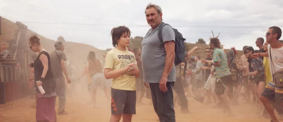 Sergi Lopéz (r) als Luis und Bruno Núñez als sein Sohn Estéba in einer Filmszene. - © Quim Vives/Pandora Filmverleih/dpa