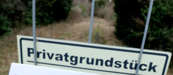 Überhöhte Werte für unbebautes Land angesetzt? Dann kann sich ein Einspruch gegen den Grundsteuerwertbescheid lohnen. - © Bernd Weißbrod/dpa/dpa-tmn