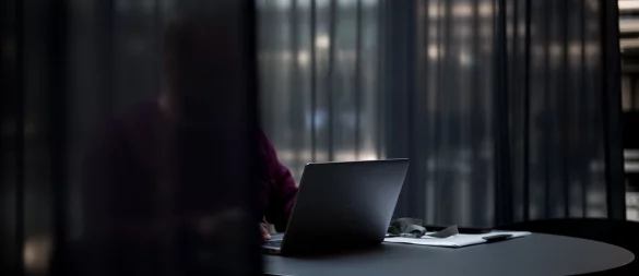Der Zugriff auf dienstliche E-Mails durch einen Teamleiter ist bei berechtigtem Anlass erlaubt. Vorausgesetzt, berufliche Accounts werden rein geschäftlich genutzt. - © Zacharie Scheurer/dpa-tmn