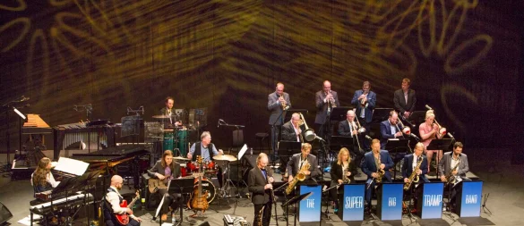 Der britische Musiker John Helliwell hat die Songs seiner früheren Band Supertramp mit einer Big Band neu aufgenommen. - © William Ellis/EarlyBird Records/Universal/dpa