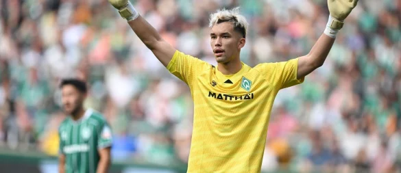 Fehlt wegen einer Schulterverletzung gegen die Bayern: Werder-Torwart Mio Backhaus (Archiv) - © Carmen Jaspersen/dpa