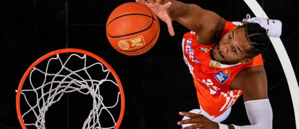 Karim Jallow und die Ulmer Basketballer stehen in den Playoffs kurz vor dem Finaleinzug. - © Tom Weller/dpa