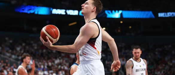 Justus Hollatz ist vor dem EM-Halbfinale gegen Finnland angeschlagen. - © Matthias Stickel/dpa