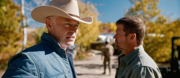 Neil McDonough (l) als Ian Ross und Bailey Chase als Jeff Eriksson in einer Szene des Films «Homestead». - © -/Kinostar/dpa