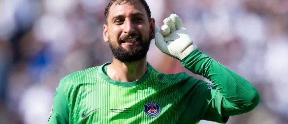 Richtig gehört? Torwart Gianluigi Donnarumma soll bei PSG vor dem Aus stehen. - © Sven Hoppe/dpa