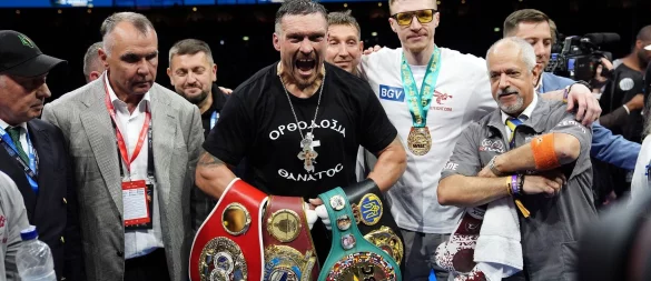 Oleksandr Usyk hält jetzt die Titel der Verbände WBA, WBO, WBC und IFB. - © Bradley Collyer/PA Wire/dpa