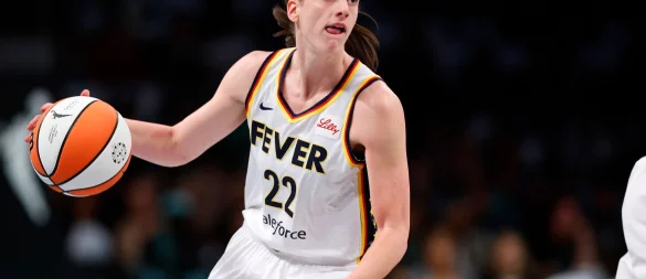 Caitlin Clark ist sofort zum Gesicht der WNBA geworden. - © Noah K. Murray/AP/dpa