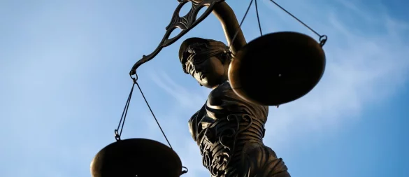 Gericht bestätigt: Ein 14-Jähriger darf Sporttermine am Wochenende dem Besuch beim Vater vorziehen, denn ein erzwungener Umgang ist nicht im Interesse des Kindeswohls. - © David-Wolfgang Ebener/dpa/dpa-tmn