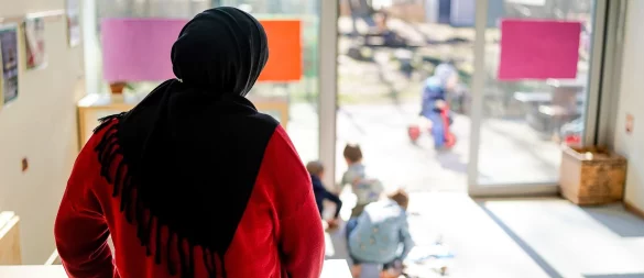Die Religionsfreiheit genießt besonderen Schutz. Möchten Arbeitgeber religiöse Neutralität verfolgen, muss das konsequent, allgemein und unterschiedslos angewendet werden. - © Axel Heimken/dpa/dpa-tmn