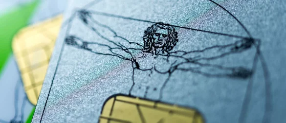 Um die ePA-App einzurichten, braucht es eine NFC-fähige Gesundheitskarte. - © Alexander Heinl/dpa-tmn