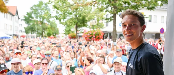 Florian Lipowitz wird in seiner Heimat begeistert empfangen. - © Marius Bulling/dpa