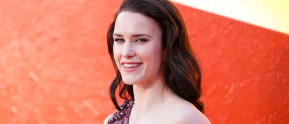 US-Schauspielerin Rachel Brosnahan war gerade auf einer öffentlichen Toilette, als Regisseur James Gunn ihr eine Rolle im neuen Superman-Film anbot. (Archivbild) - © Scott A Garfitt/AP/dpa