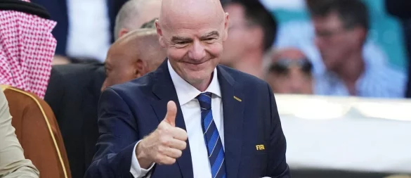FIFA-Präsident Gianni Infantino sieht glänzende Perspektiven für den Fußball in den USA. - © Lynne Sladky/AP/dpa