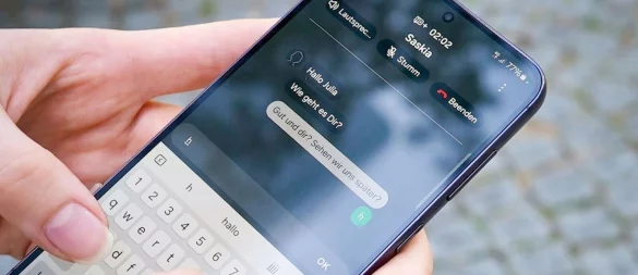 Mobile Barrierefreiheit: Beim Telefonieren einfach live chatten mit Real-Time-Text (RTT). - © O2 Telefónica/dpa-tmn