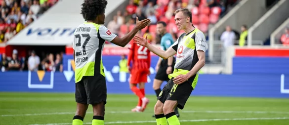 Gut in Form: Dortmunds Maximilian Beier (r.) traf beim Sieg in Heidenheim. - © Harry Langer/dpa