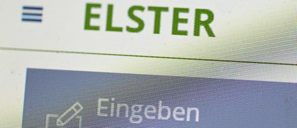 Die Finanzverwaltung kennt viele steuerrelevante Daten von Verbraucherinnen und Verbrauchern. Solche Informationen können in vielen Programmen automatisch übernommen werden. - © Bernd Weißbrod/dpa