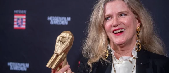 Barbara Sukowa erhält den Ehrenpreis des Filmkunstfestes Mecklenburg-Vorpommern. (Archivbild) - © Helmut Fricke/dpa