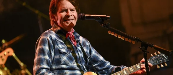 Der 80 Jahre alte Musiker John Fogerty will auch in Zukunft weiter regelmäßig auf der Bühne stehen. (Archivbild) - © Evan Agostini/Invision via AP/dpa