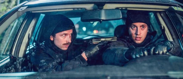 Alexander Woltschak (l) als Leonhard Kelz und Jakob Volkmann als Tilman Tuppy in einer Szene des Krimis «Tatort: Wir sind nicht zu fassen!» - © Petro Domenigg/ARD Degeto/dpa