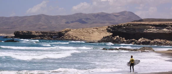 Fuerteventura: Die Traumstrände locken nicht nur Surfer an. - © Manuel Meyer/dpa-tmn