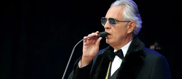 Der 66-Jährige Andrea Bocelli sei seit jeher ein Fan von Tennisprofi Jannik Sinner – nicht nur wegen seines Talents. (Archivbild) - © Peter Byrne/PA Wire/dpa