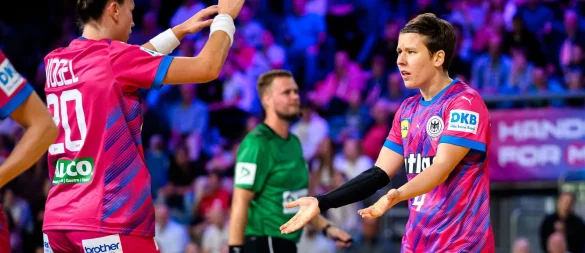 Die deutschen Handballerinnen bejubeln ihren Sieg gegen die Niederlande. - © Marco Wolf/dpa
