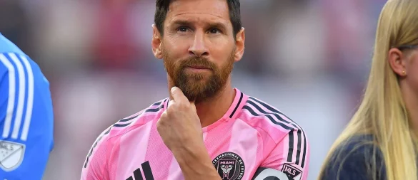 Ist von der Liga für ein Spiel gesperrt worden: Superstar Lionel Messi - © Steven Senne/AP/dpa