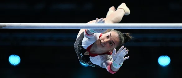 Glänzte am Stufenbarren: Helen Kevric. - © Marijan Murat/dpa