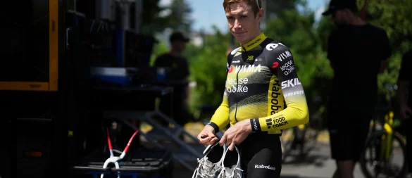 Jonas Vingegaard glaubt an seine Chance bei der Tour de France. - © Thibault Camus/AP/dpa