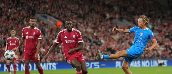 Marcos Llorente (rechts) machte beide Tore für Atlético Madrid - © Jon Super/AP/dpa