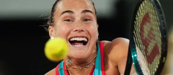 Aryna Sabalenka steht in Paris erstmals im Finake. - © Thibault Camus/AP/dpa
