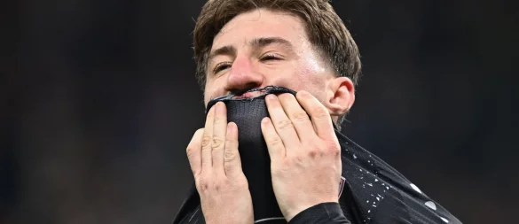 Leistungsträger Angelo Stiller muss beim VfB Stuttgart vorerst pausieren. - © Arne Dedert/dpa