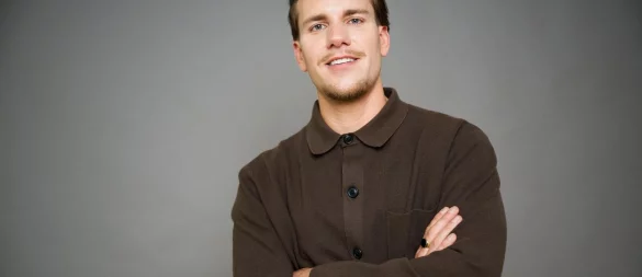 Neu-Bachelor Felix will seinem Sohn nicht viel von der Dating-Show zeigen. - © Henning Kaiser/dpa